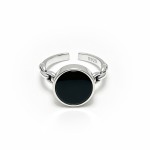 Anillo abierto de plata S925 con cadena empalmada, incrustado con ónice negro redondo, banda minimalista y llamativa