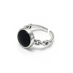Anillo abierto de plata S925 con cadena empalmada, incrustado con ónice negro redondo, banda minimalista y llamativa