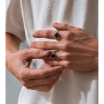 Anillo abierto de plata S925 con cadena empalmada, incrustado con ónice negro redondo, banda minimalista y llamativa